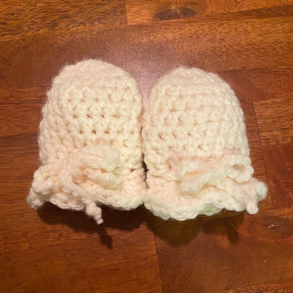 Handmade Baby Scratch Mittens